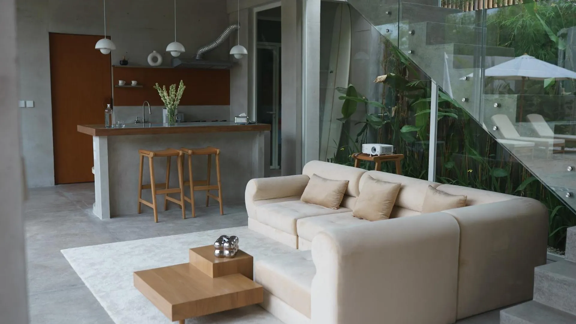 Designer Luxe Pool & Garden Villa! Rooftop, Ricefields, Beach 10Mins - Canggu Seminyak 0*,  Endonezya