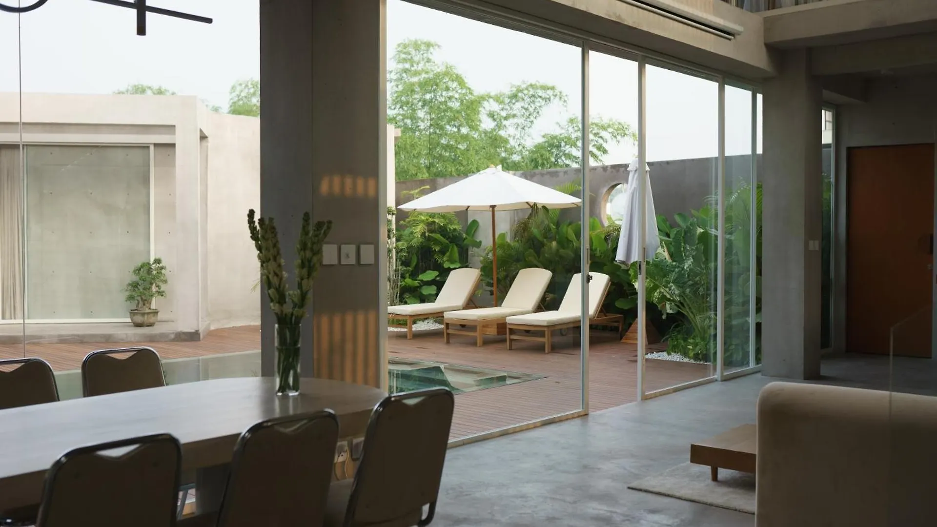 Designer Luxe Pool & Garden Villa! Rooftop, Ricefields, Beach 10Mins - Canggu Seminyak Endonezya