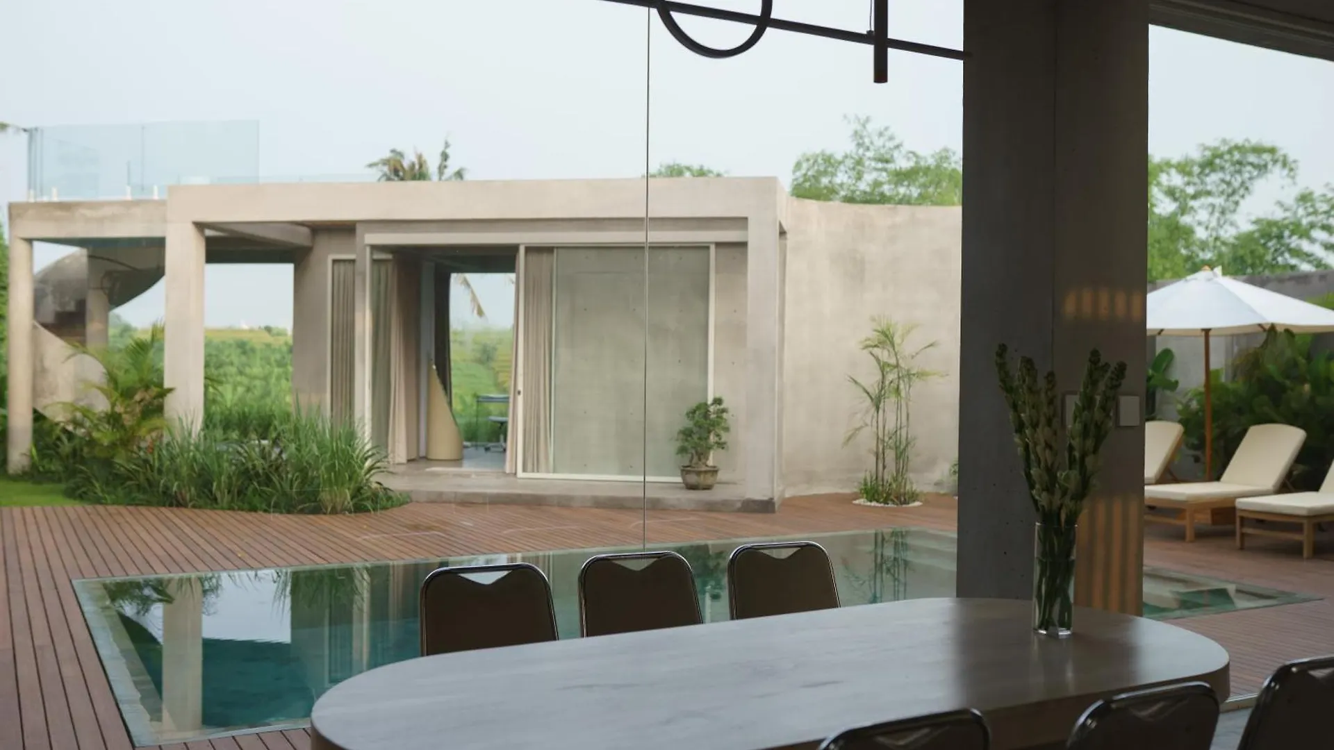 Designer Luxe Pool & Garden Villa! Rooftop, Ricefields, Beach 10Mins - Canggu Seminyak Endonezya