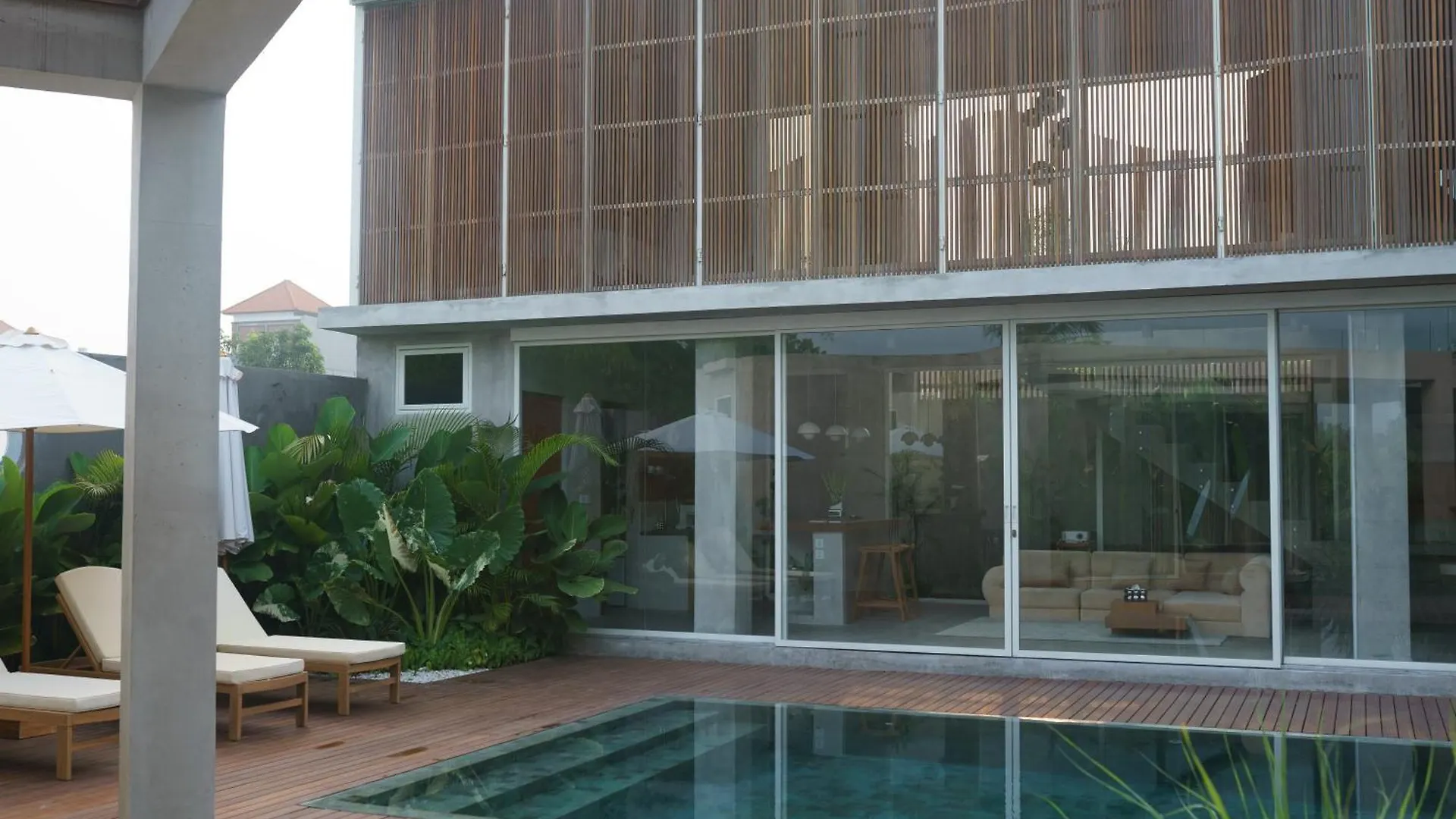 Designer Luxe Pool & Garden Villa! Rooftop, Ricefields, Beach 10Mins - Canggu Seminyak